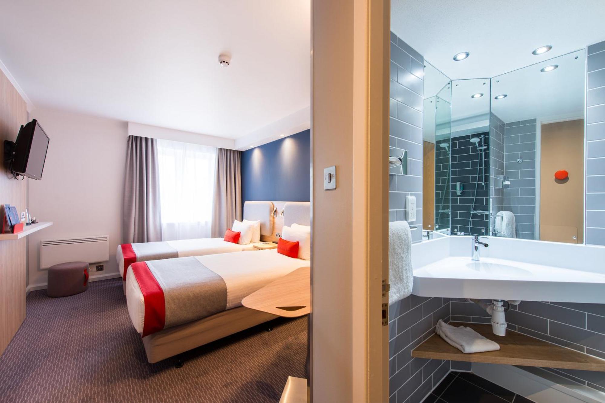 Holiday Inn Express Strathclyde Park M74, Jct 5 By Ihg Motherwell Exterior photo